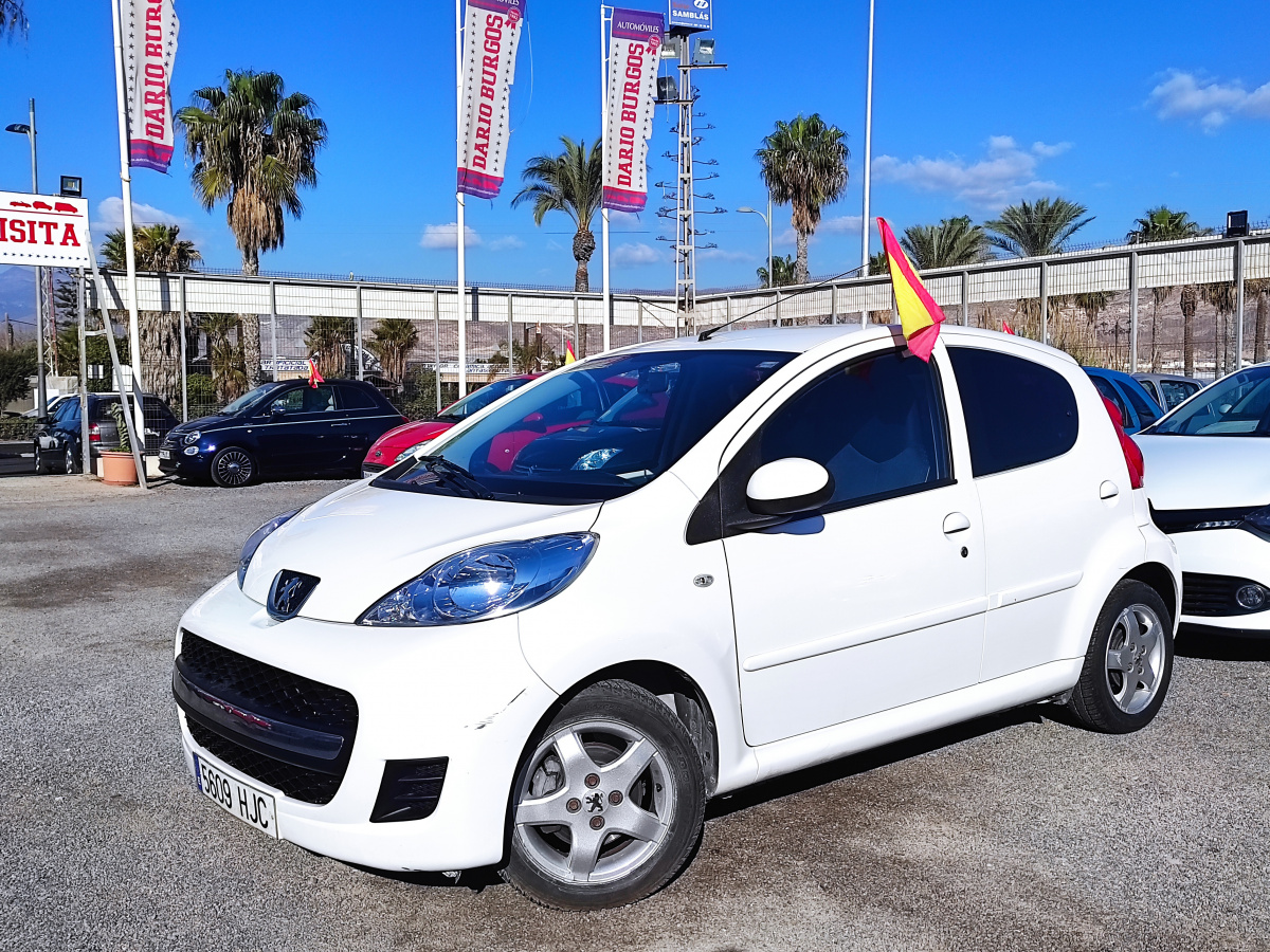 PEUGEOT 107 1.0i 70 CV AUTOMÁTICO